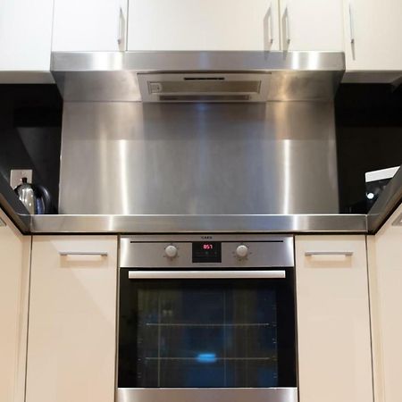 London Luxury 1 Bedroom Apartment Minutes Walk From Canary Wharf المظهر الخارجي الصورة